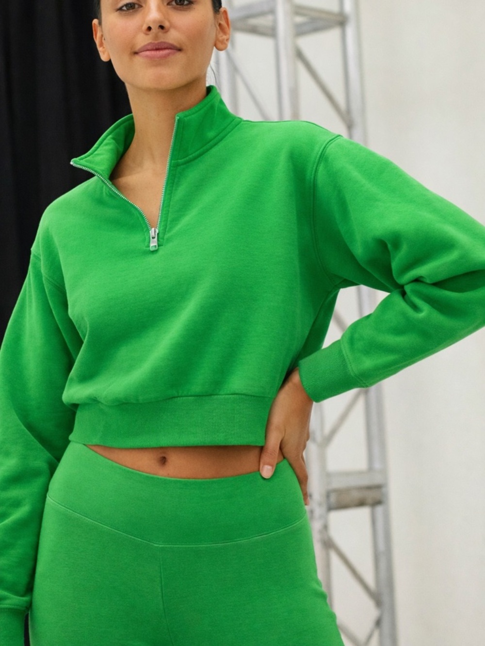Aritzia TNA Cozy Fleece Green Cropped Quarter Zip Pullover Sweatshirt